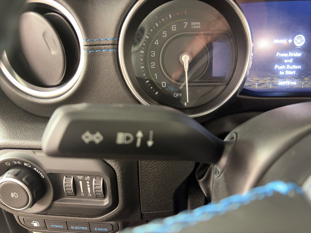 Used 2022 Jeep Wrangler Unlimited Rubicon 4xe w/ Dual Top Group image 18