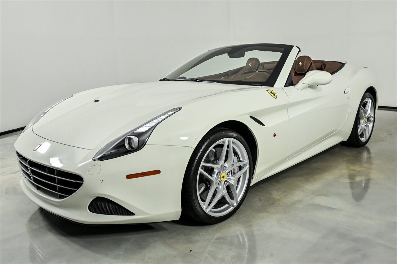 Used 2017 Ferrari California T RWD image 5