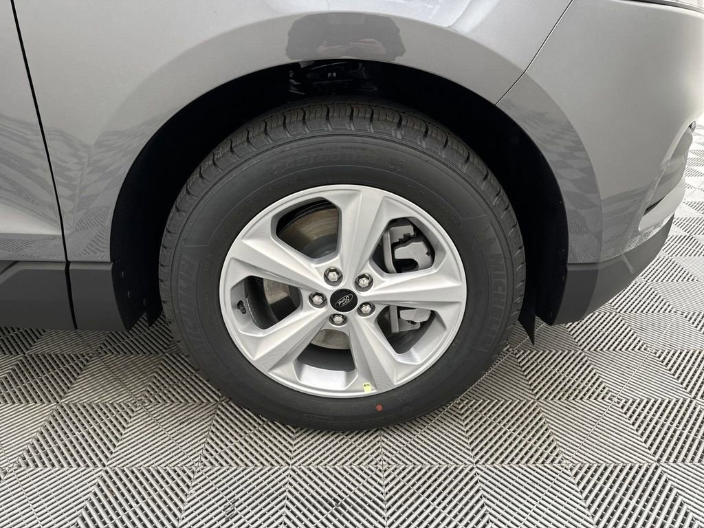 New 2024 Ford Edge SE image 13