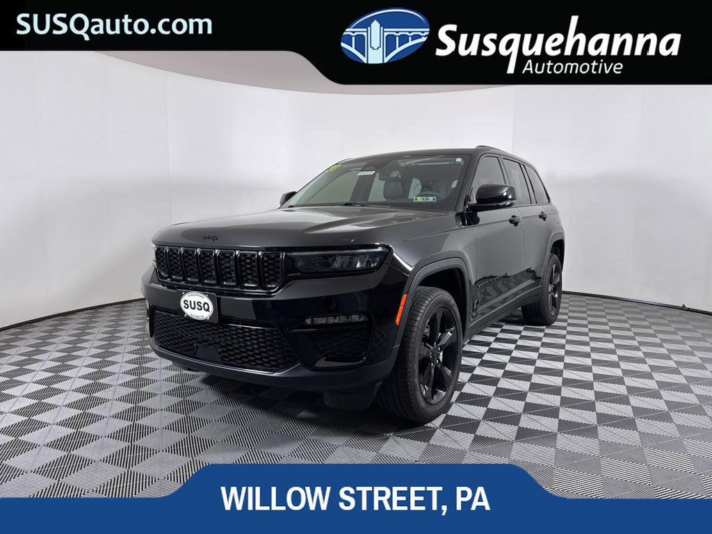 Used 2023 Jeep Grand Cherokee Limited w/ Black Appearance Package