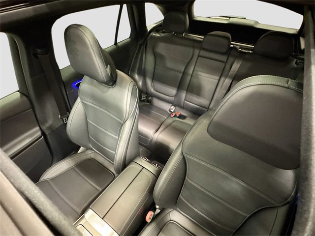 Used 2025 Mercedes-Benz GLC 300 4MATIC image 23