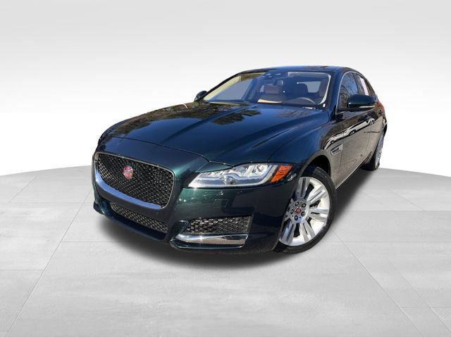 Used 2017 Jaguar XF Premium image 9