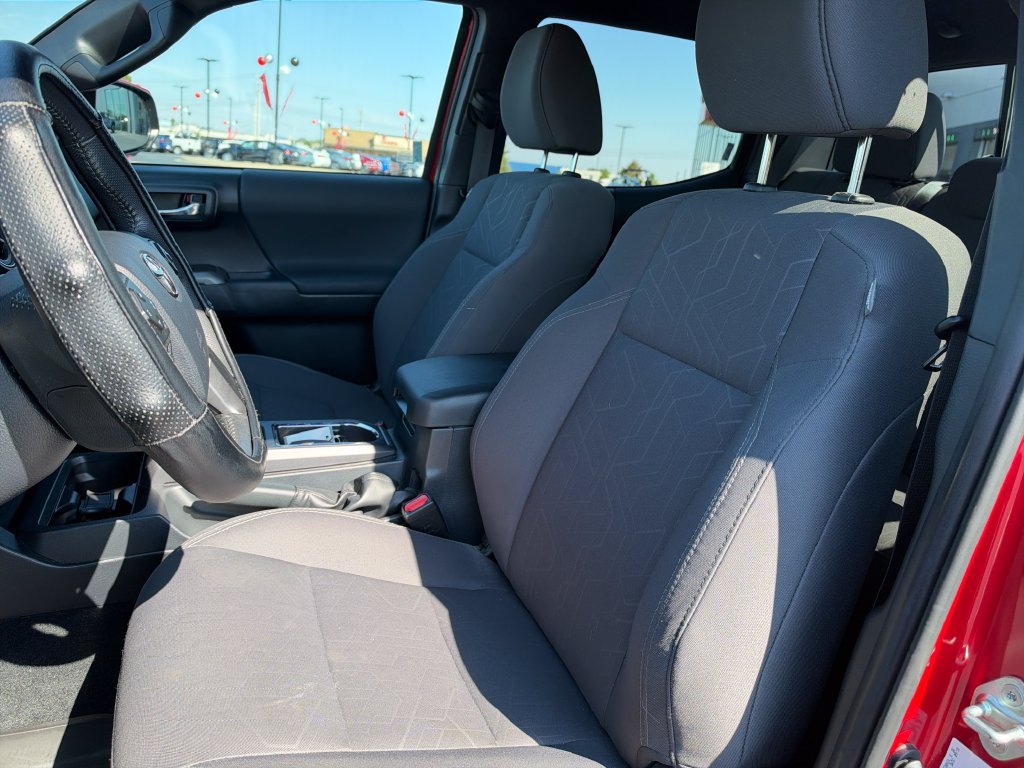 Used 2019 Toyota Tacoma TRD Sport AWD/4WD image 14