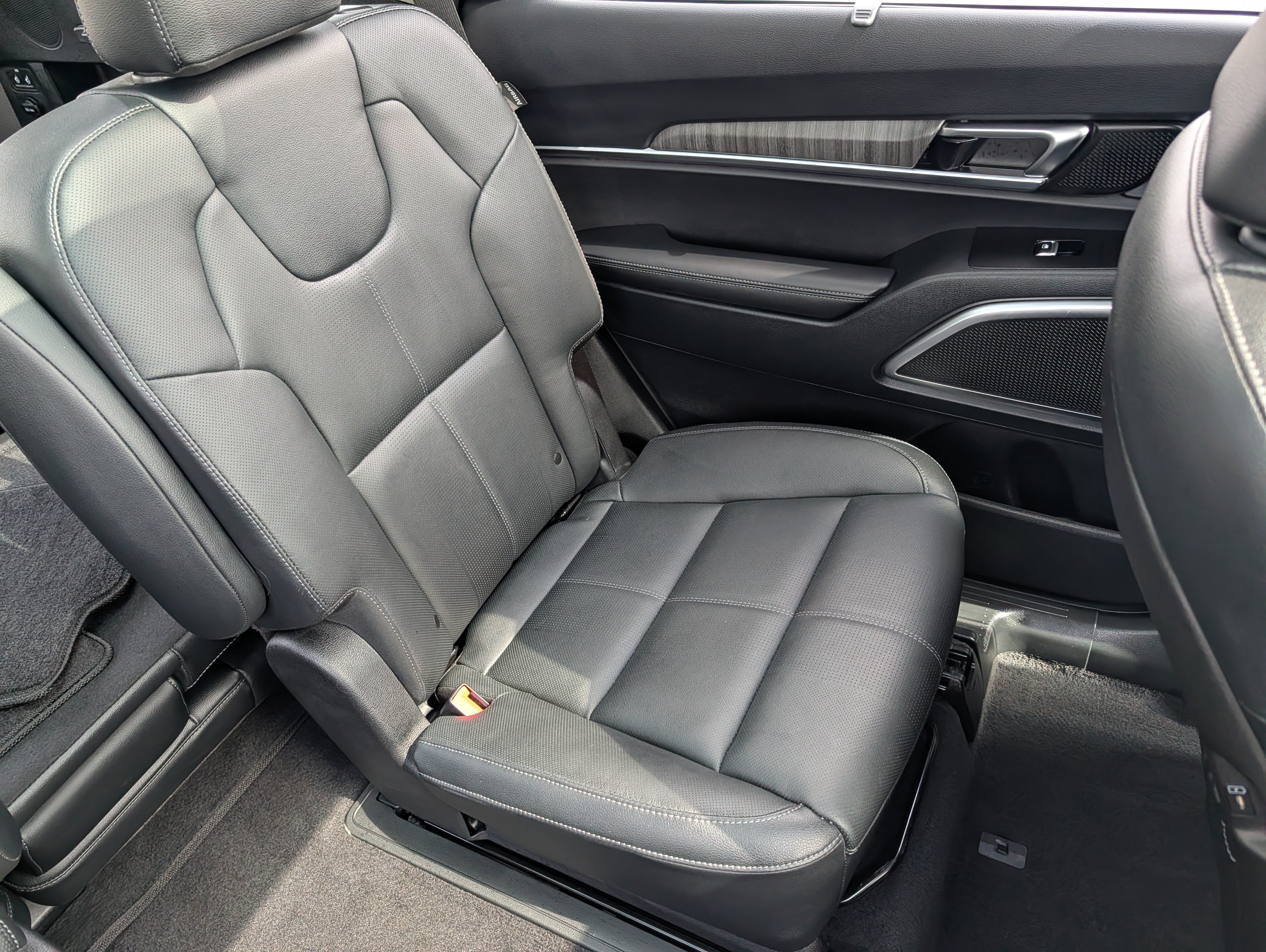 Certified 2025 Kia Telluride SX w/ SX Captain's Chair Package AWD/4WD image 14