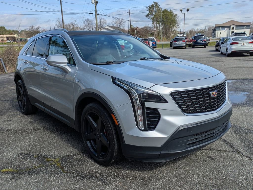 Used 2019 Cadillac XT4 Luxury w/ Cold Weather Package image 2