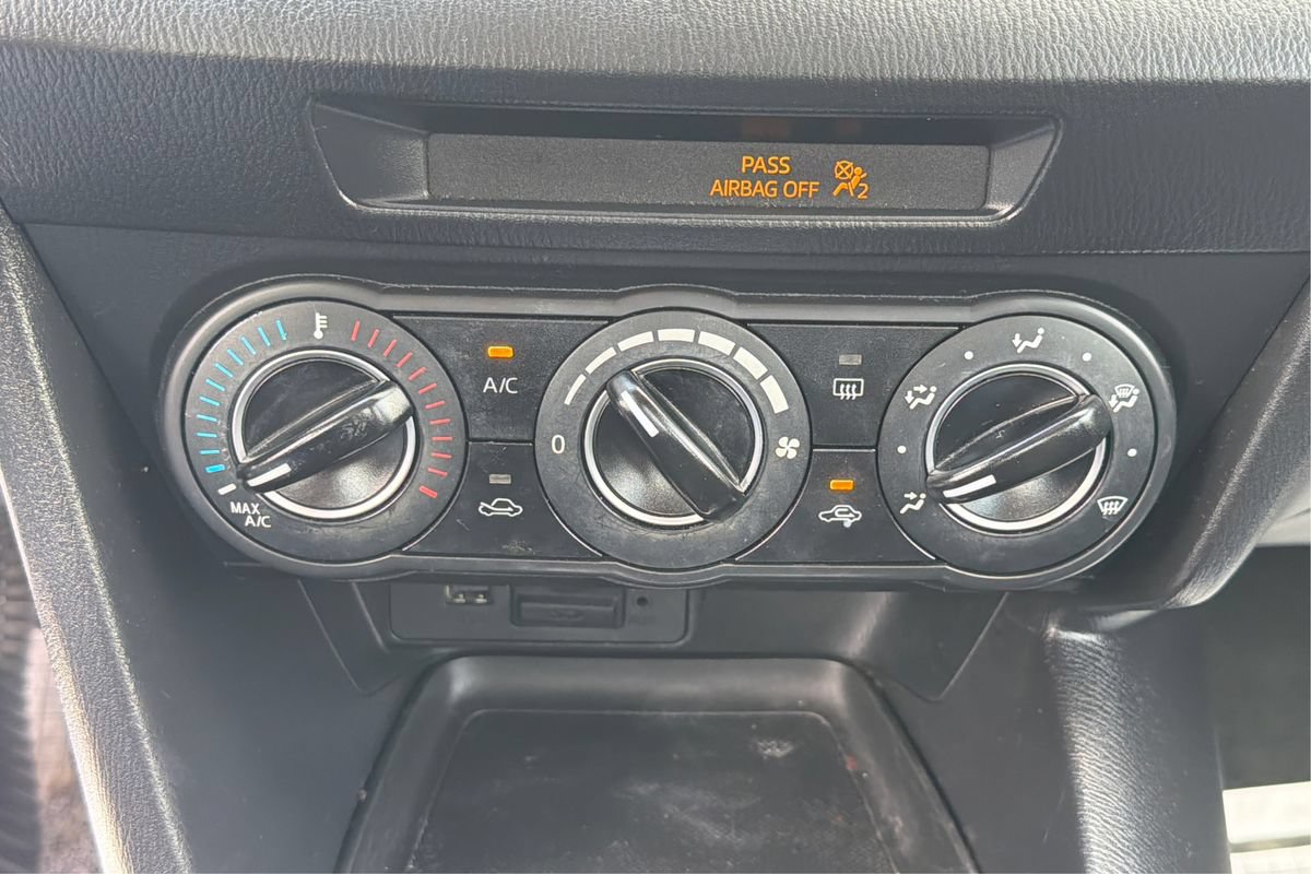 Used 2016 MAZDA MAZDA3 i Sport w/ Preferred Equipment Package FWD image 28