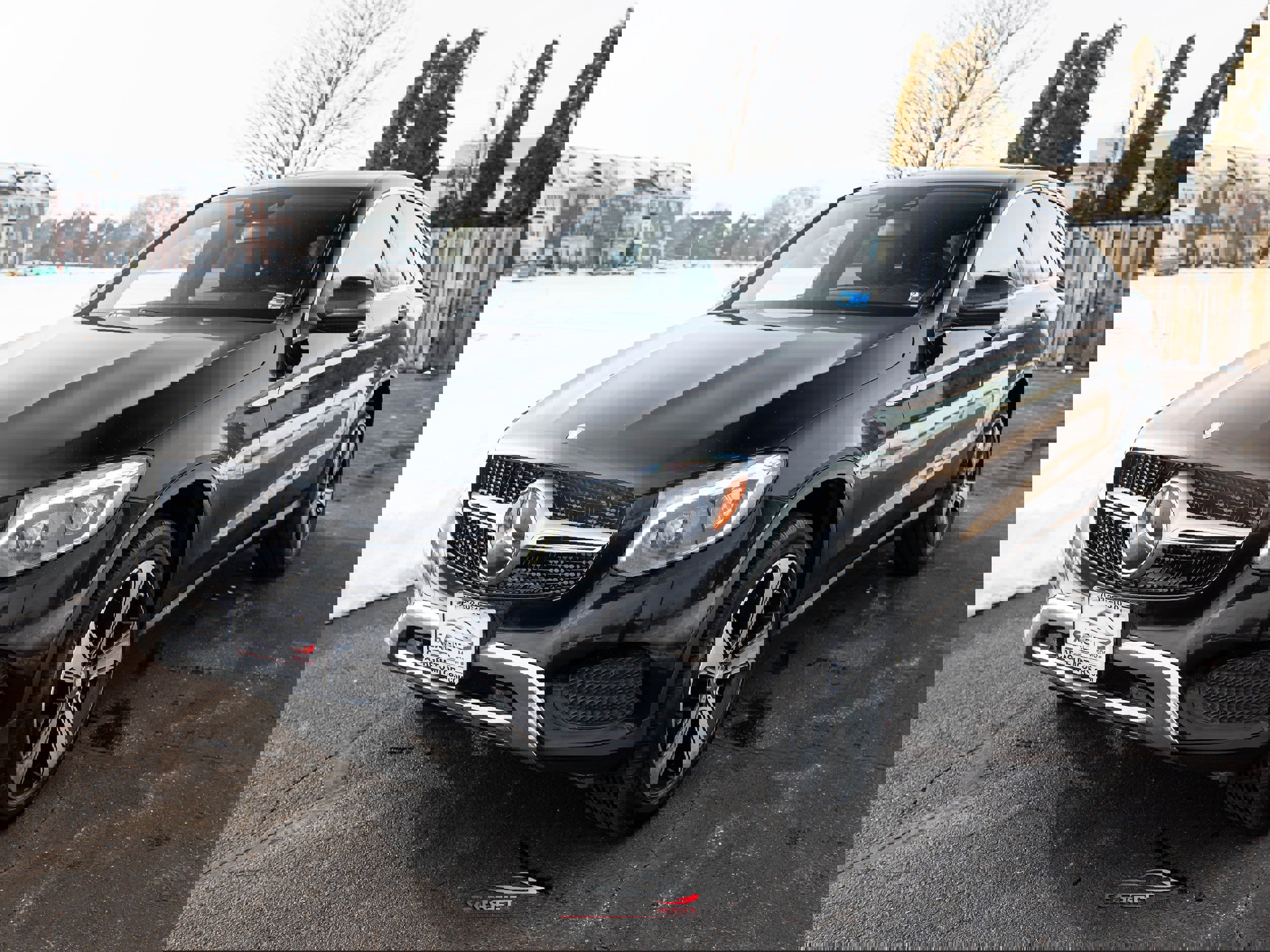 Used 2017 Mercedes-Benz GLC 300 4MATIC image 3