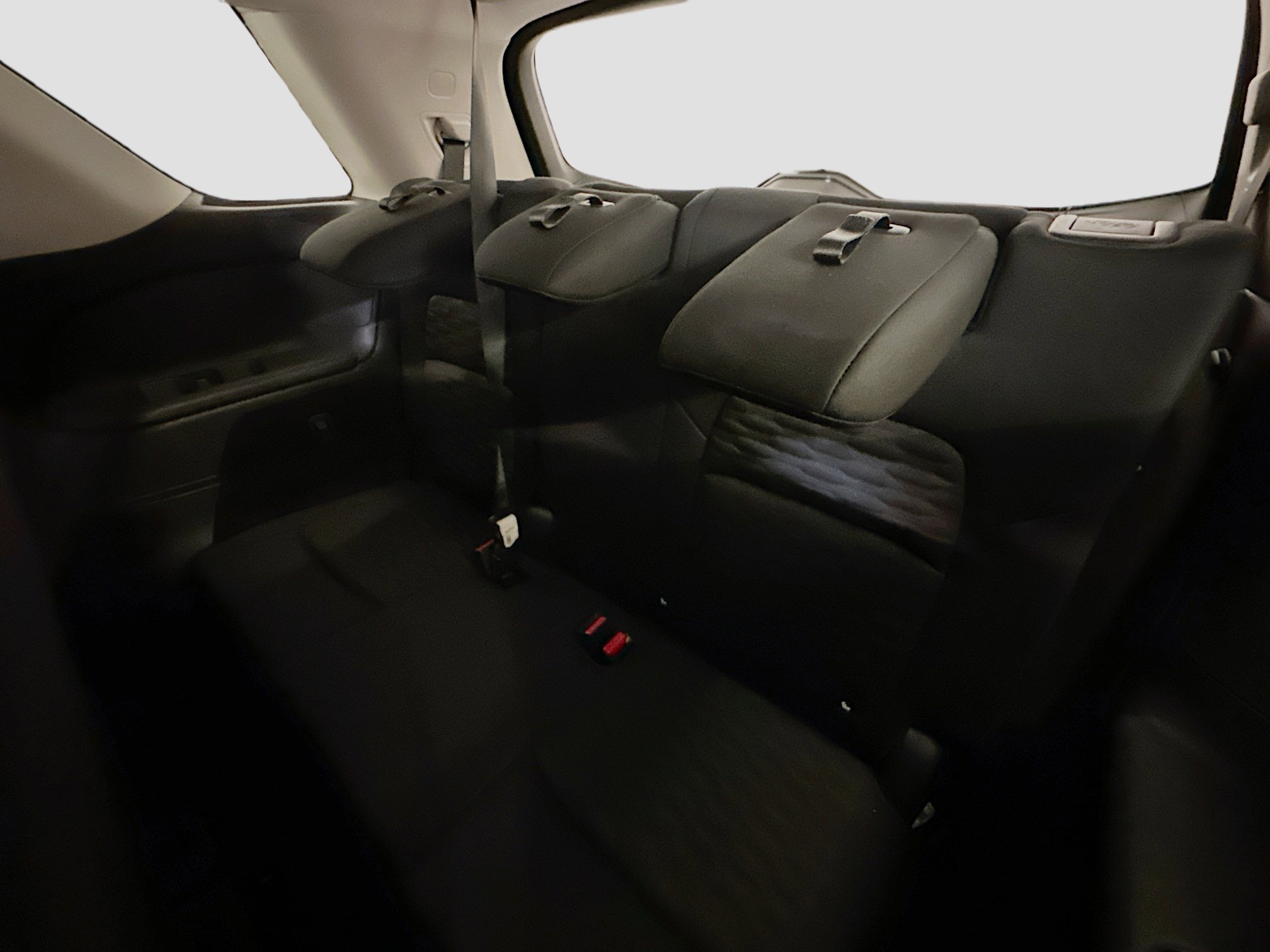 Used 2024 Nissan Pathfinder S image 29