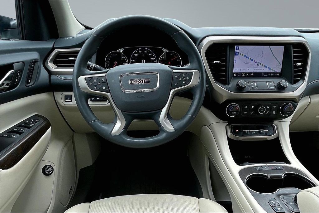 Used 2023 GMC Acadia Denali w/ Denali Technology Package FWD image 5