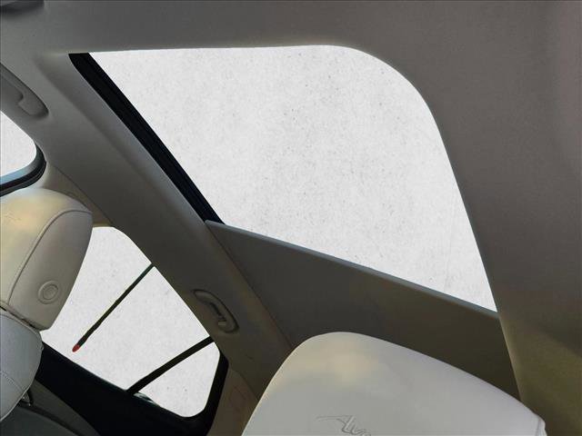 Used 2024 Buick Envision Avenir image 16