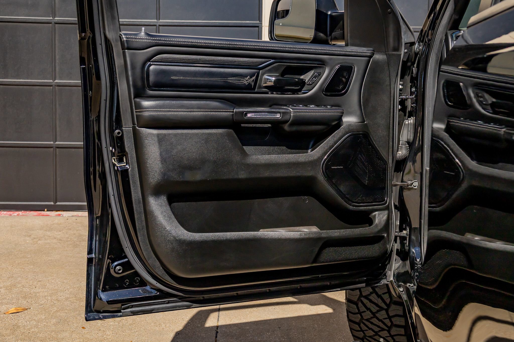 Used 2022 RAM 1500 Limited image 33