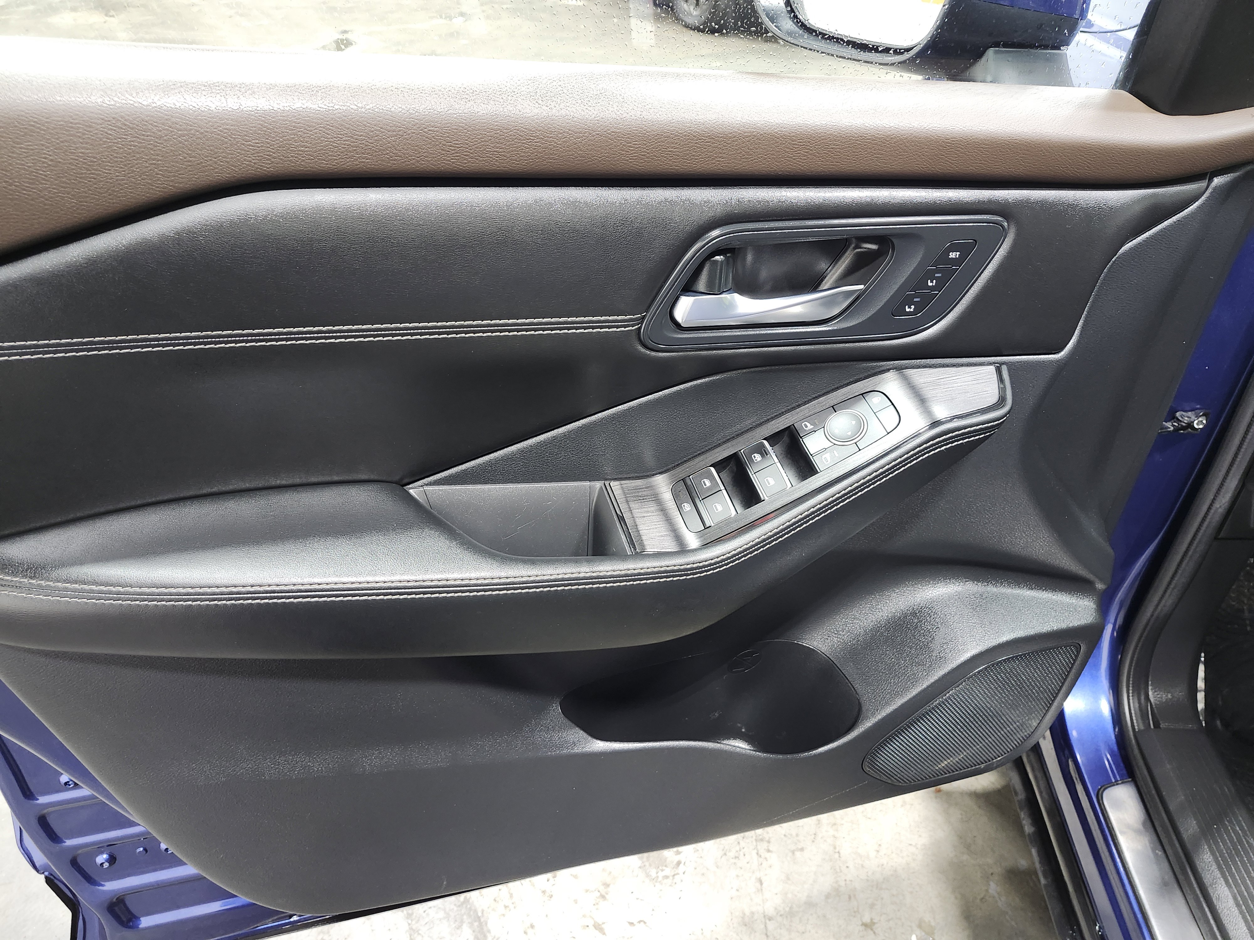 Used 2023 Nissan Rogue SL w/ SL Premium Package image 30