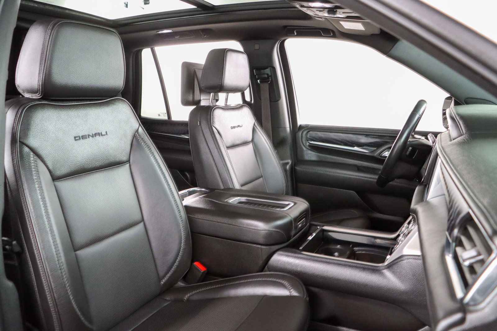 Used 2023 GMC Yukon Denali image 34