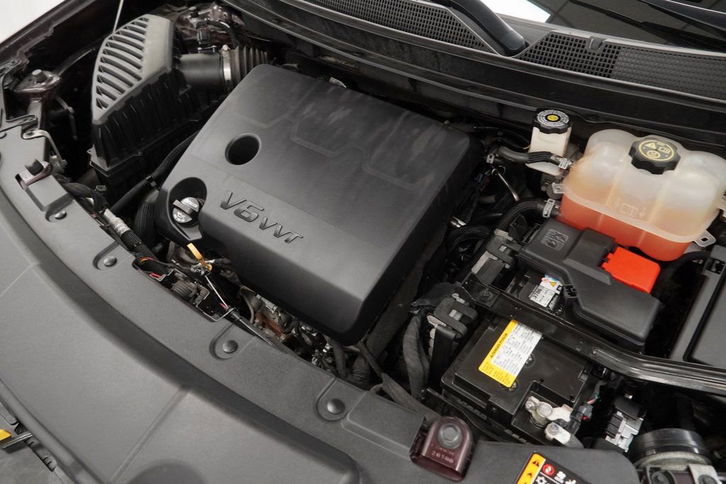 Used 2021 Chevrolet Traverse LT image 53