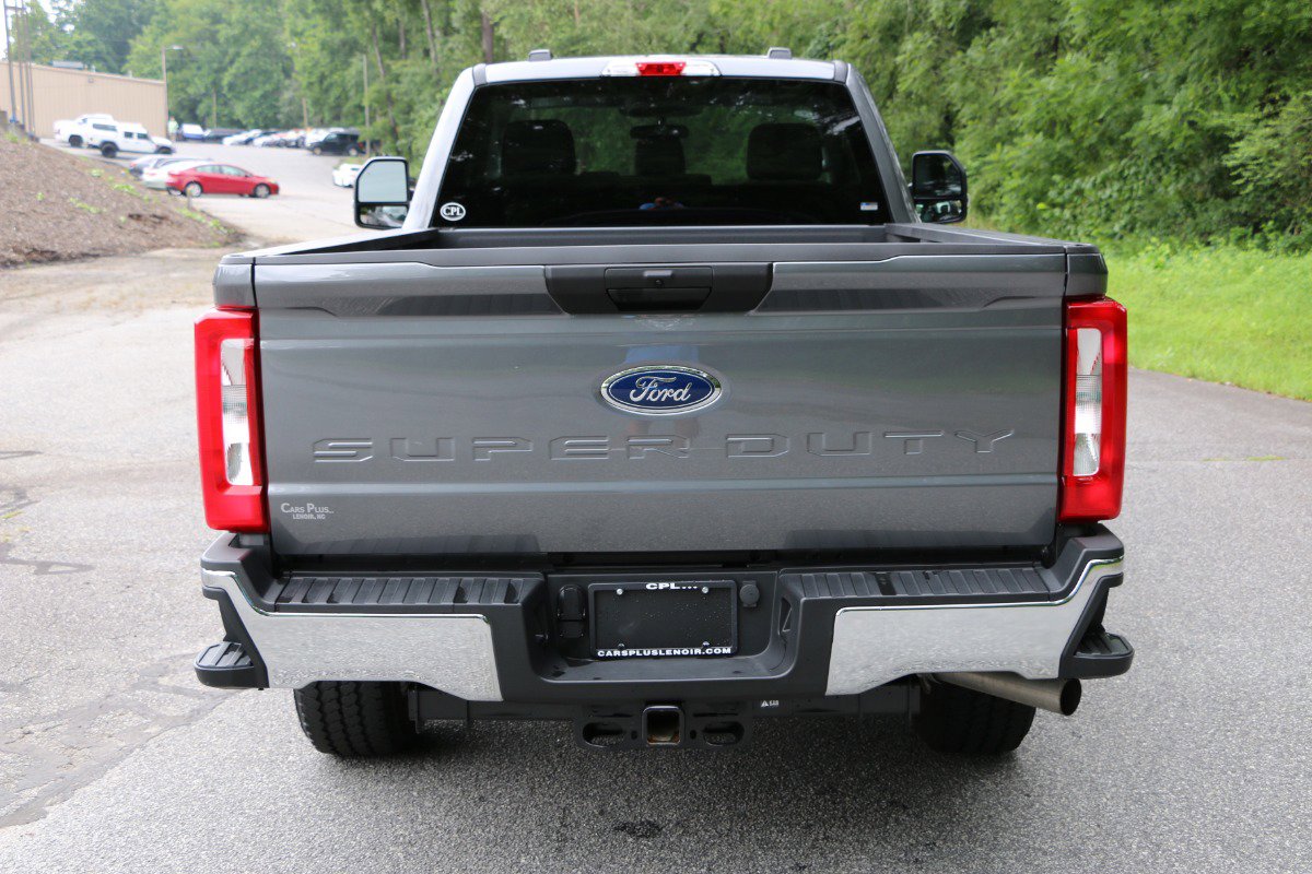 Used 2024 Ford F250 XLT image 4