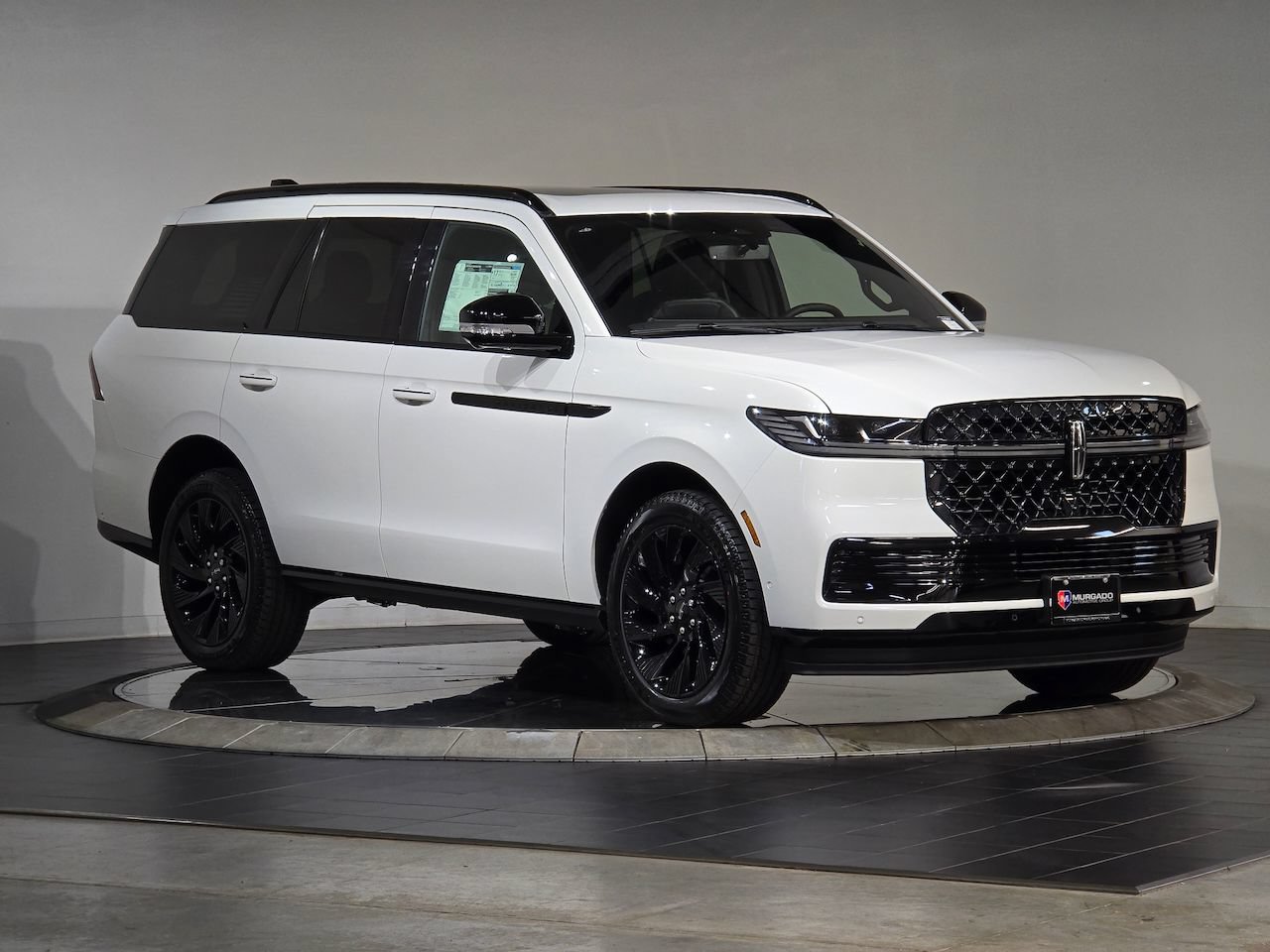 New 2025 Lincoln Navigator Reserve w/ Jet Appearance Package AWD/4WD image 2