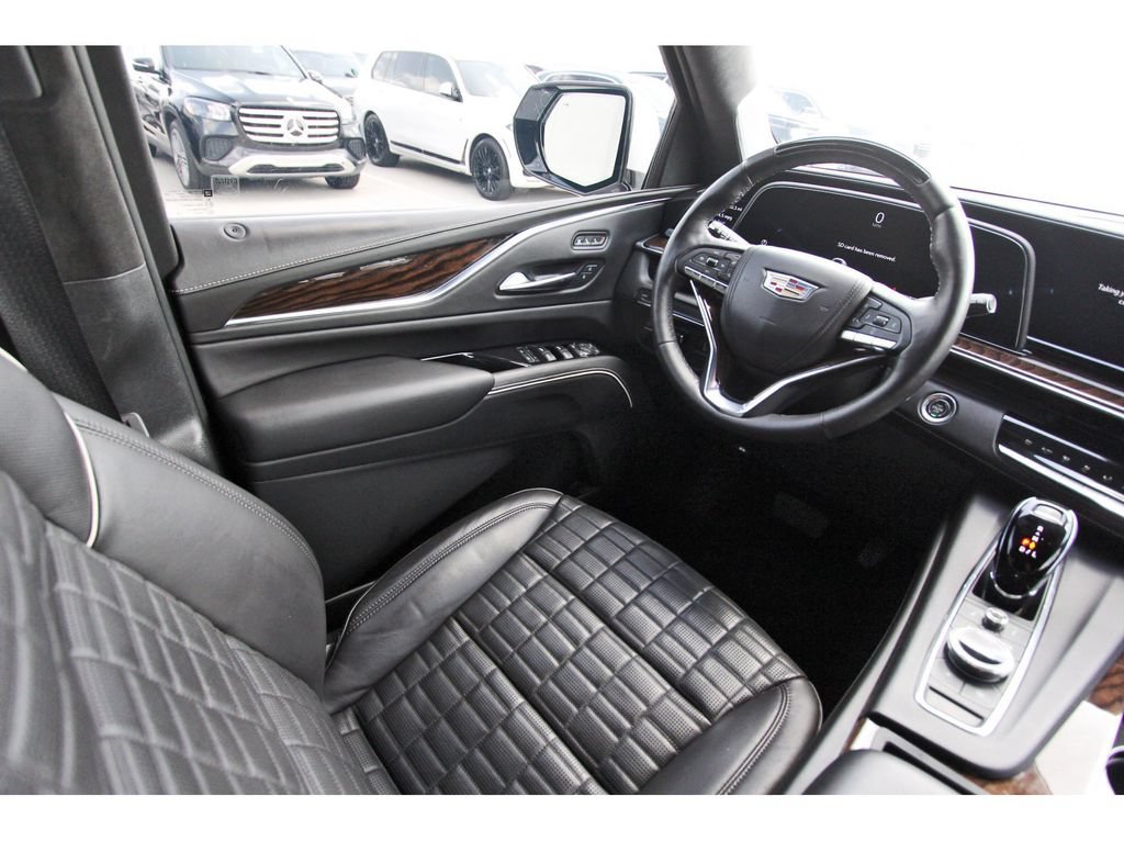 Used 2023 Cadillac Escalade Sport Platinum RWD image 8