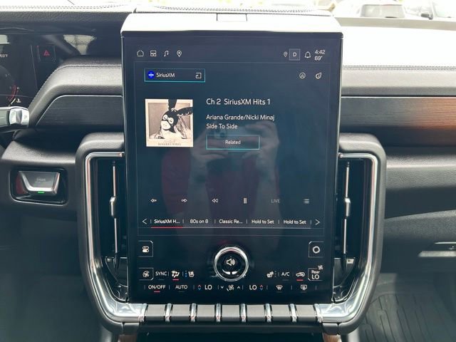 Used 2025 GMC Yukon Denali w/ Denali Reserve Package AWD/4WD image 18