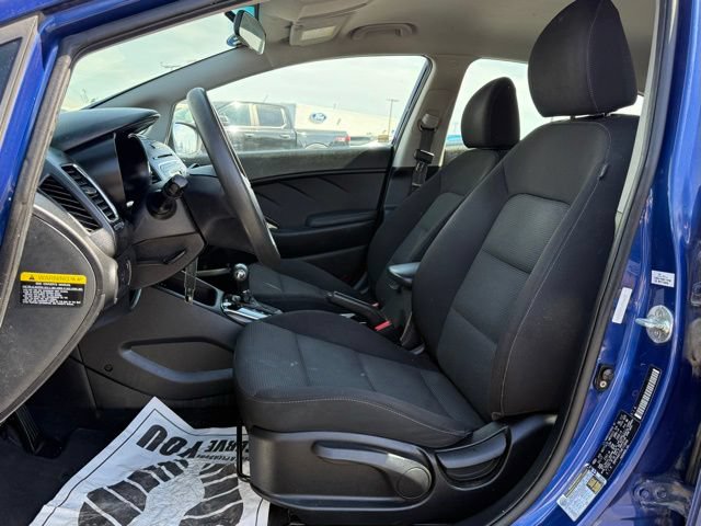 Used 2017 Kia Forte LX FWD image 2