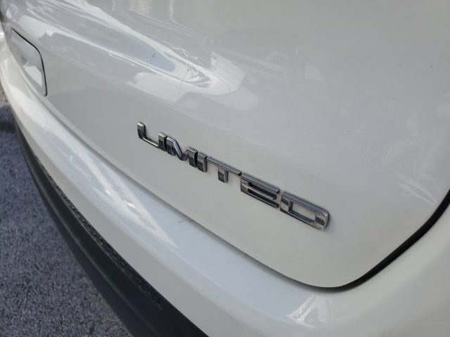 Certified 2019 Jeep Compass Limited FWD image 10