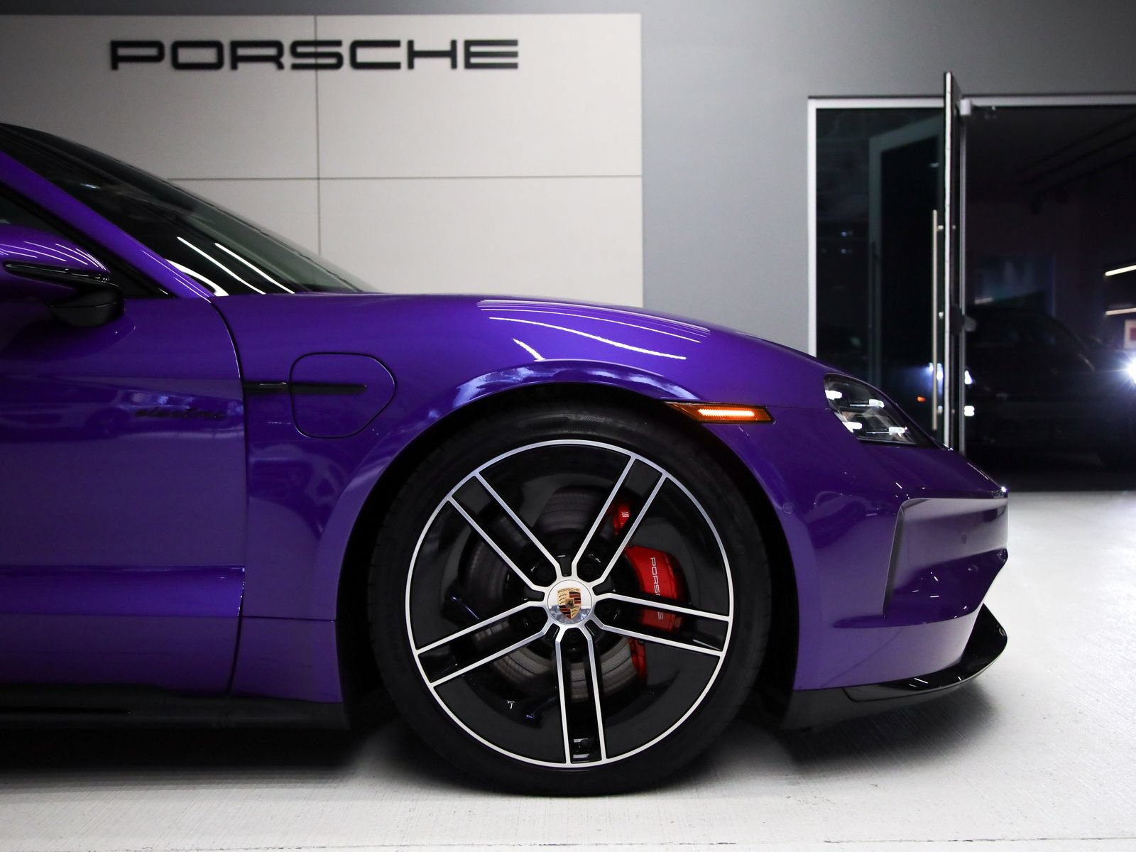 Certified 2025 Porsche Taycan GTS AWD/4WD image 11