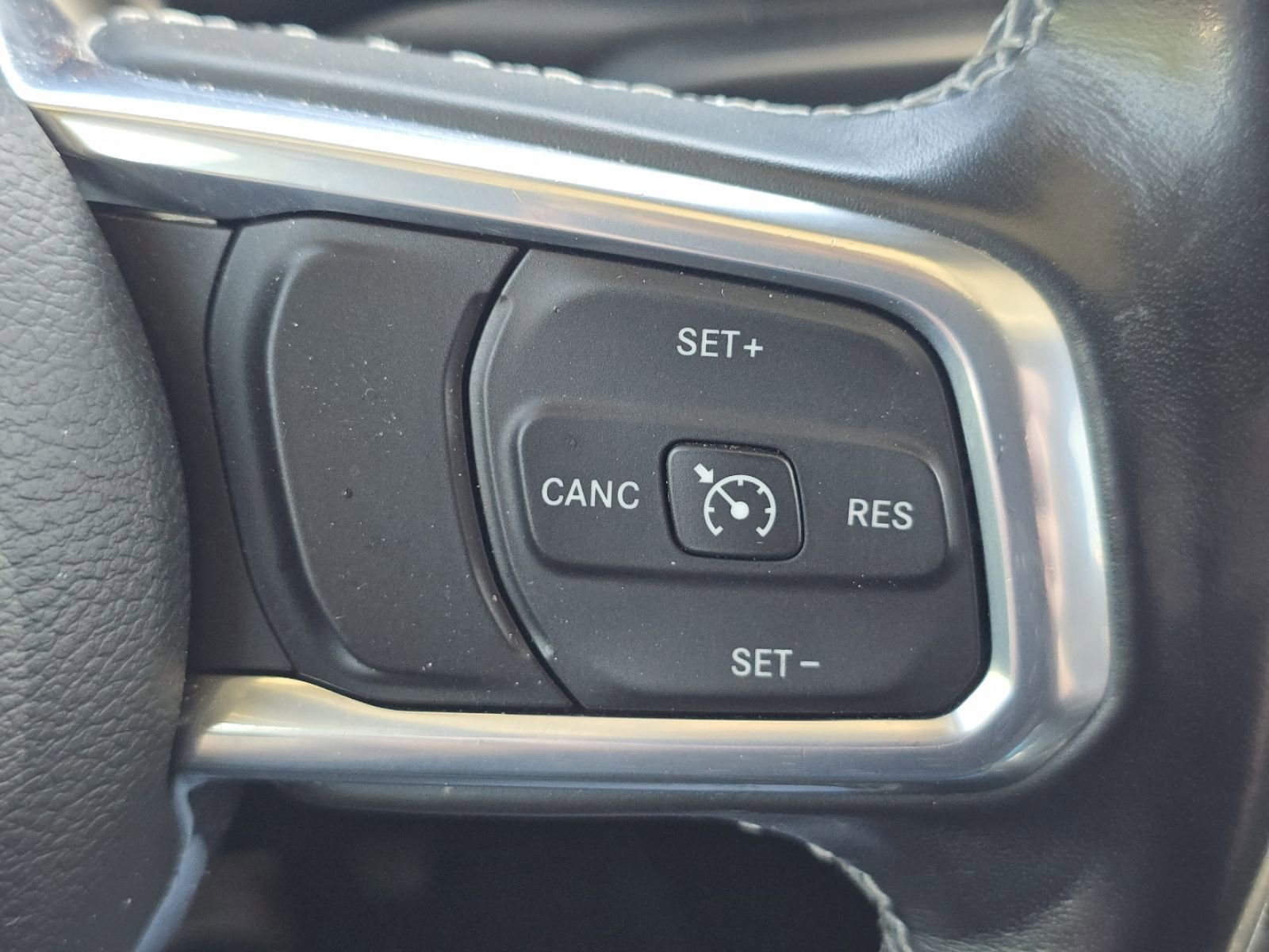 Used 2021 Jeep Wrangler Unlimited Sahara w/ Uconnect 4C Nav & Sound Group AWD/4WD image 25
