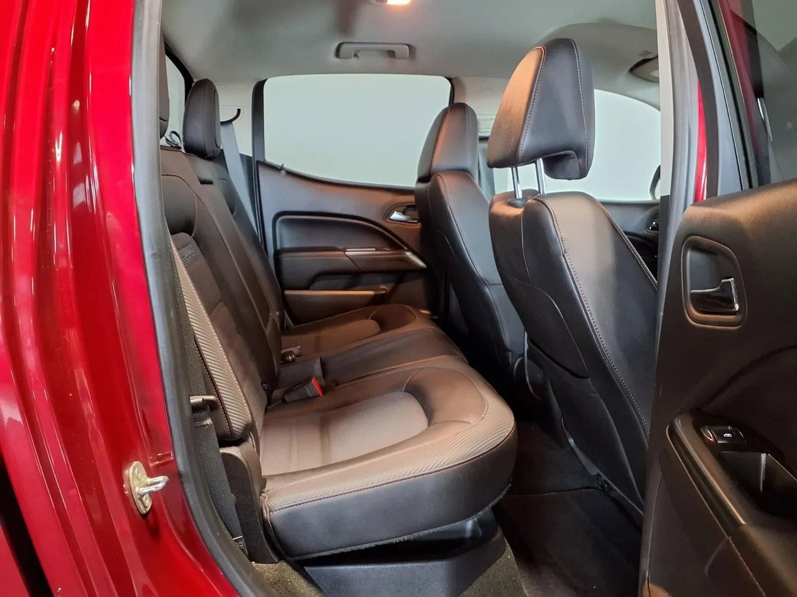 Used 2018 GMC Canyon All Terrain w/ All Terrain X Package AWD/4WD image 10