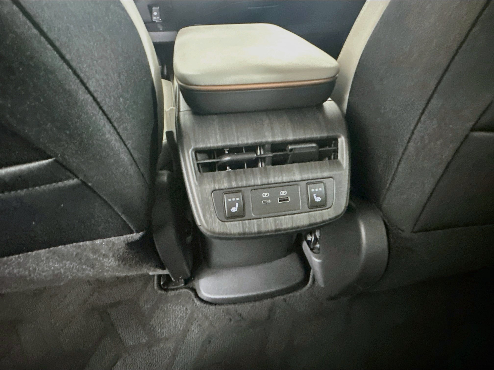 Used 2023 Nissan Ariya FWD image 27