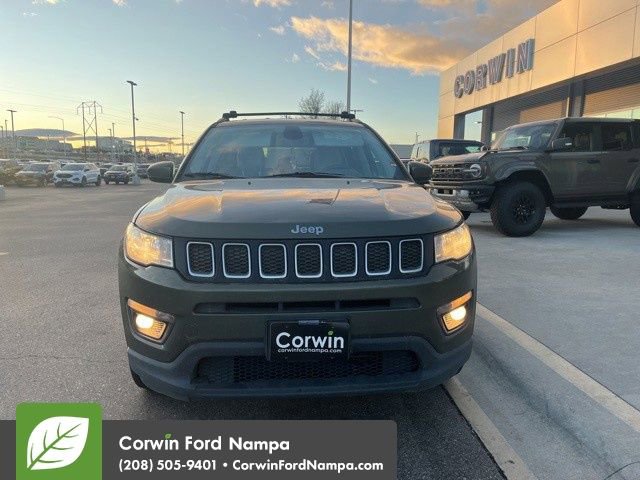 Used 2018 Jeep Compass Latitude AWD/4WD image 3