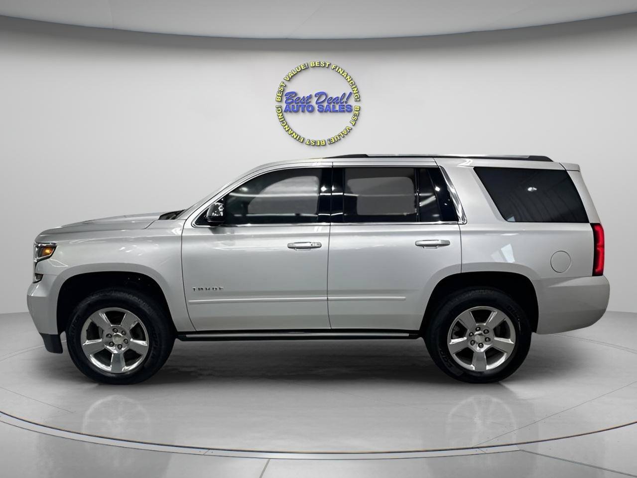 Used 2019 Chevrolet Tahoe Premier AWD/4WD image 3