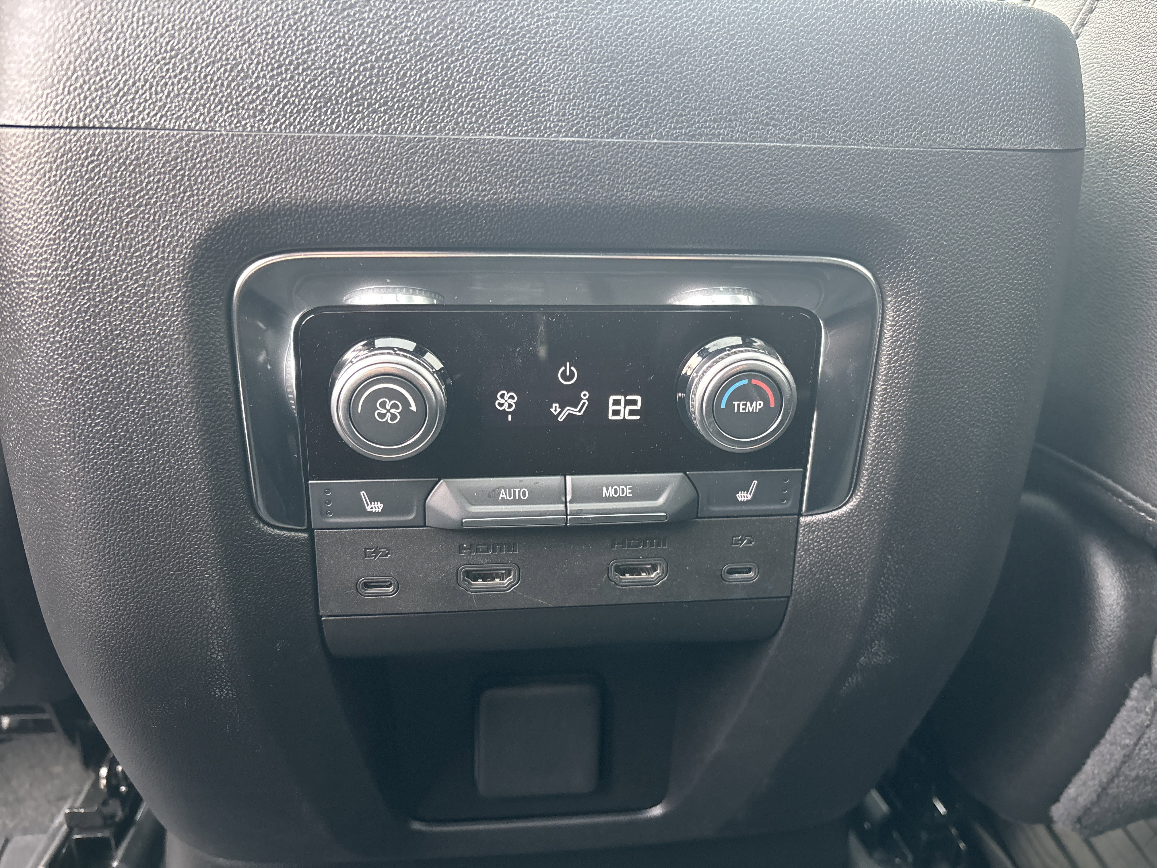 Used 2025 GMC Yukon Elevation w/ Elevation Premium Package image 19