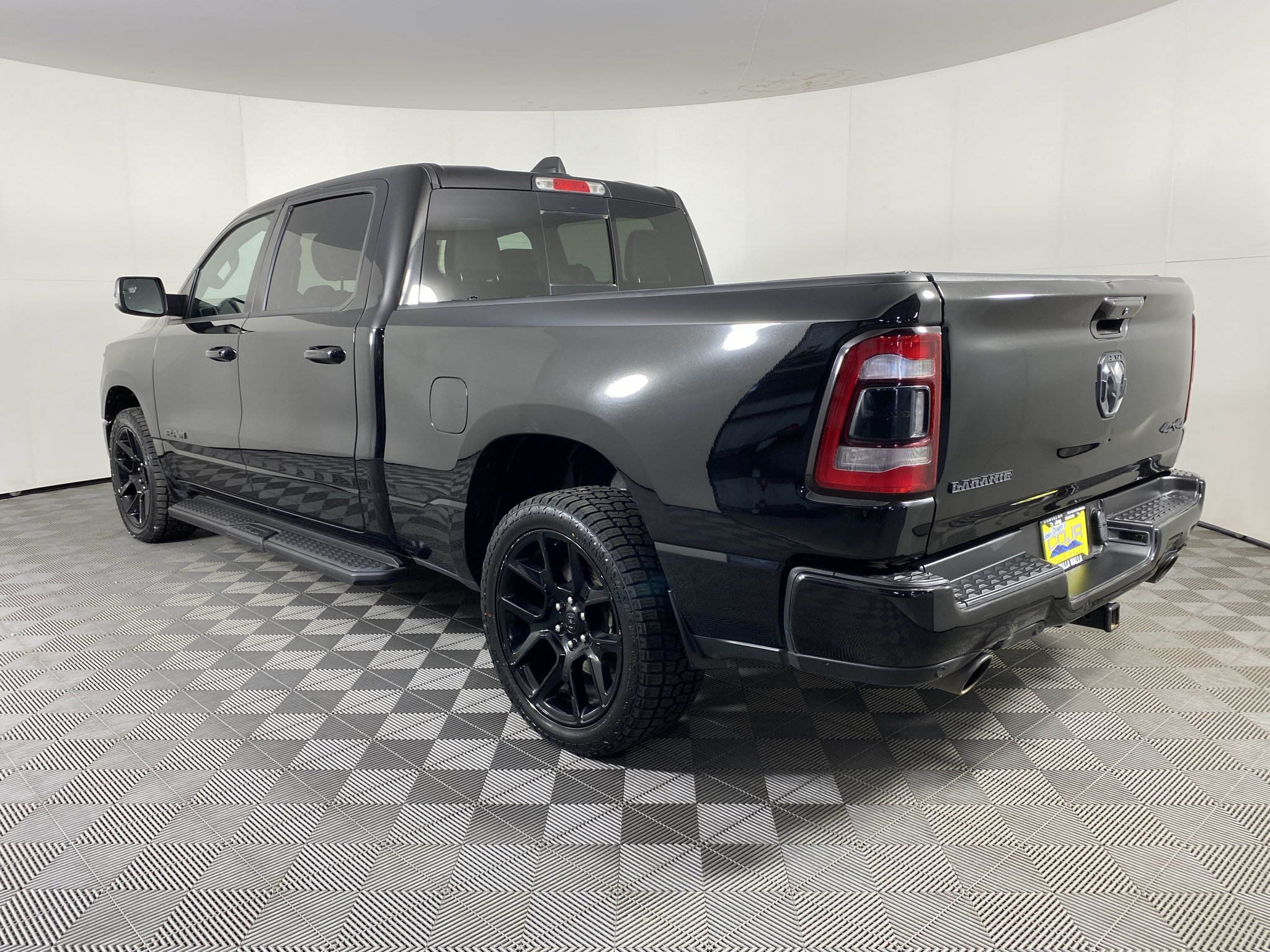 Used 2023 RAM 1500 Laramie AWD/4WD image 7