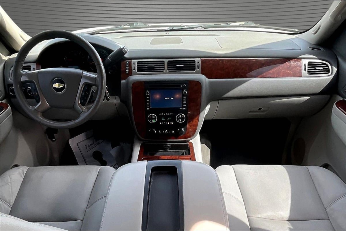 Used 2011 Chevrolet Tahoe LTZ AWD/4WD image 7