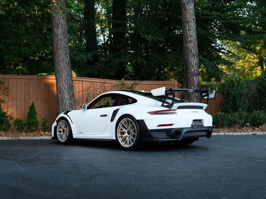 Used 2018 Porsche 911 GT2 RS RWD image 8