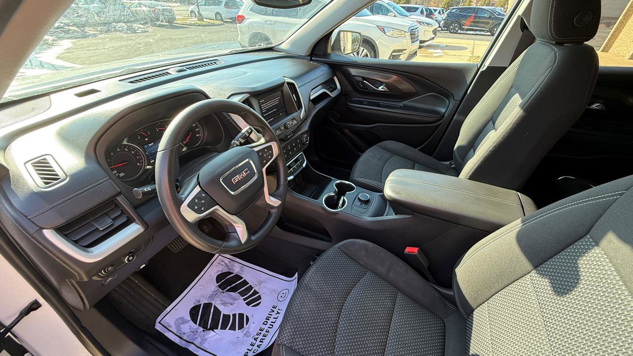 Used 2022 GMC Terrain SLE FWD image 9