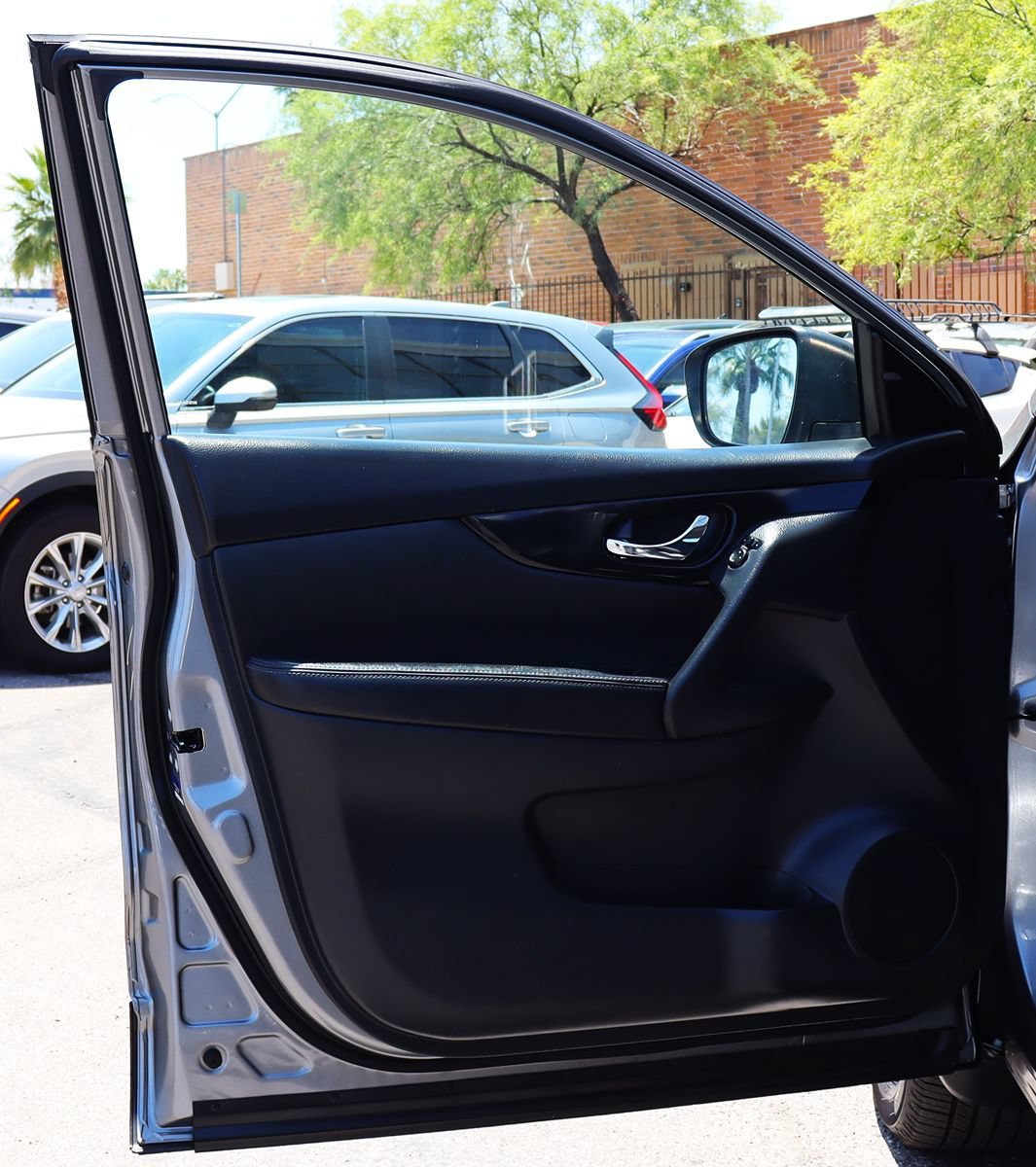 Used 2019 Nissan Rogue Sport SV FWD image 36