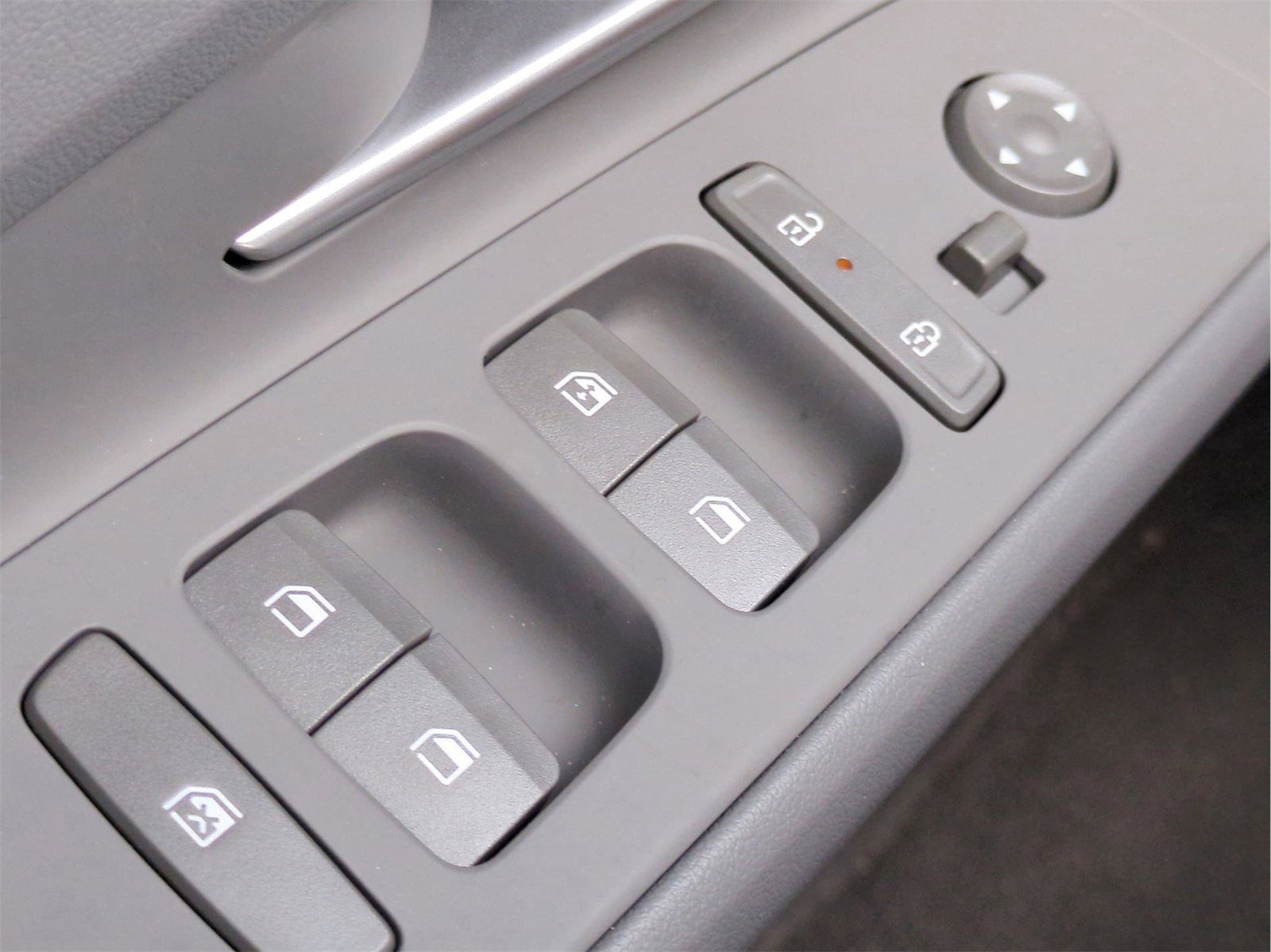 New 2025 Hyundai Elantra SEL image 38