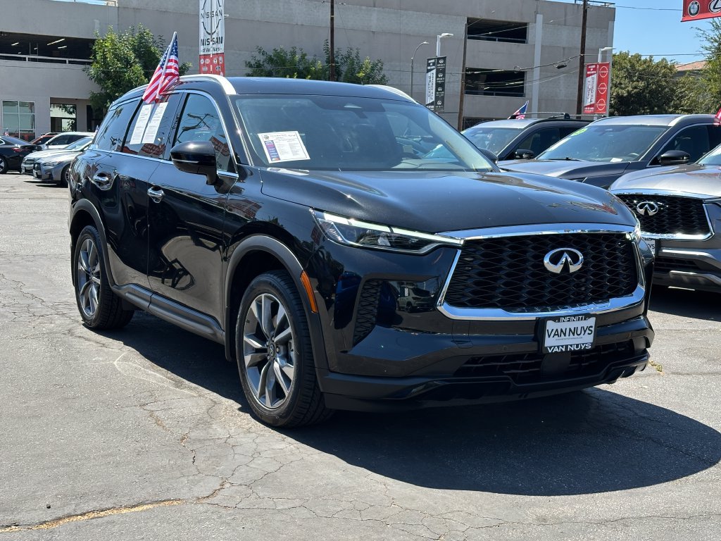 Used 2023 INFINITI QX60 Luxe w/ Cargo Package FWD image 10