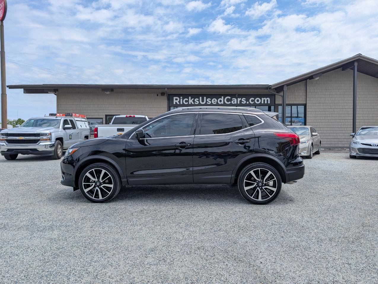Used 2018 Nissan Rogue Sport SL w/ SL Premium Package FWD image 11