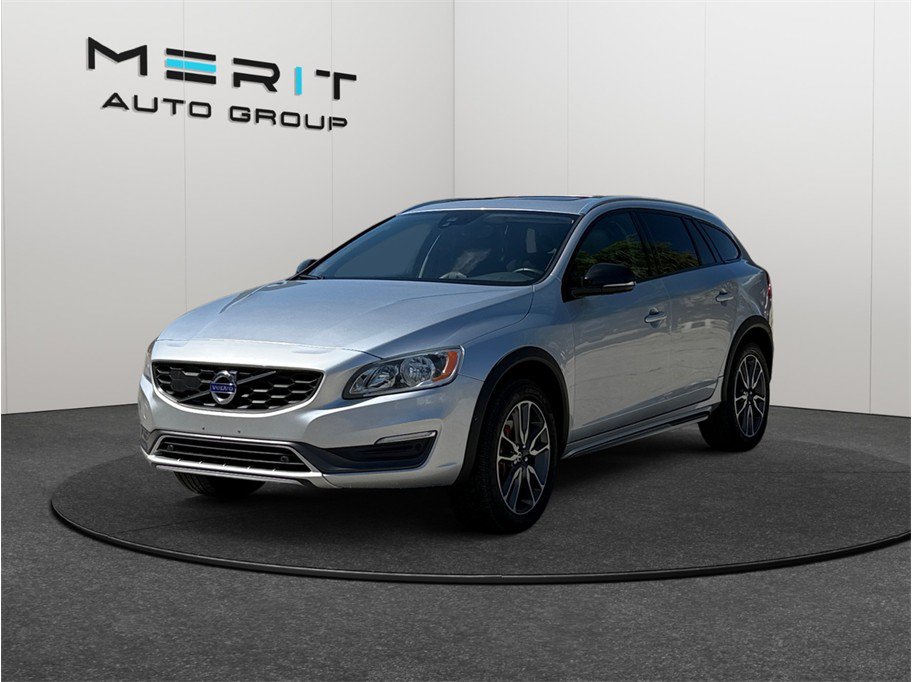 Used 2015 Volvo V60 T5 Cross Country AWD/4WD image 4