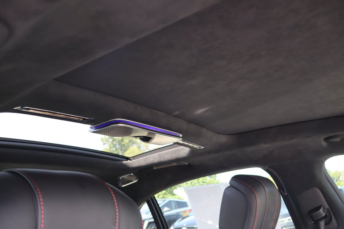 Used 2024 Mercedes-Benz S 63 AMG S w/ Carbon Fiber Exterior Package image 34