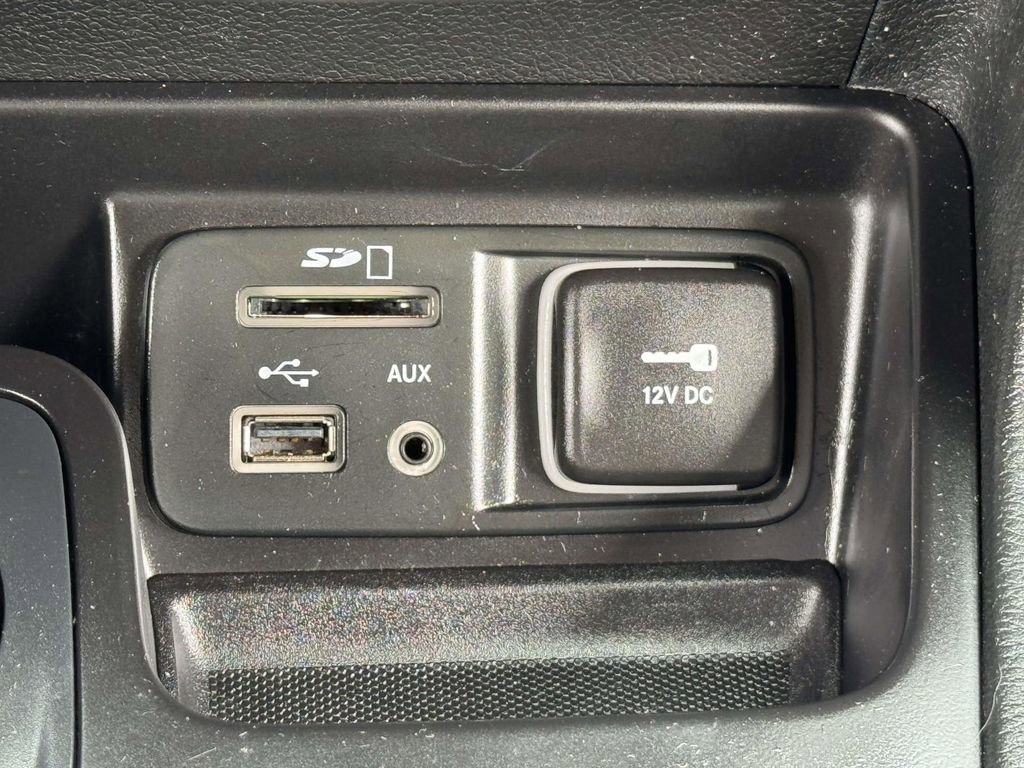 Used 2015 Jeep Cherokee Sport w/ Cold Weather Group AWD/4WD image 20