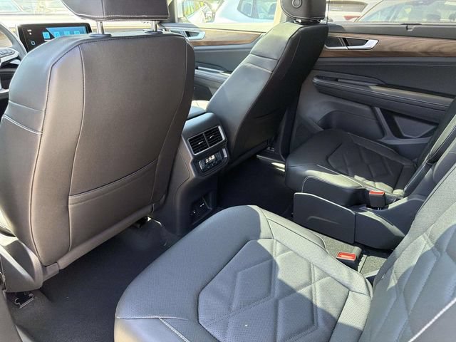 New 2026 Volkswagen Atlas SE FWD image 13