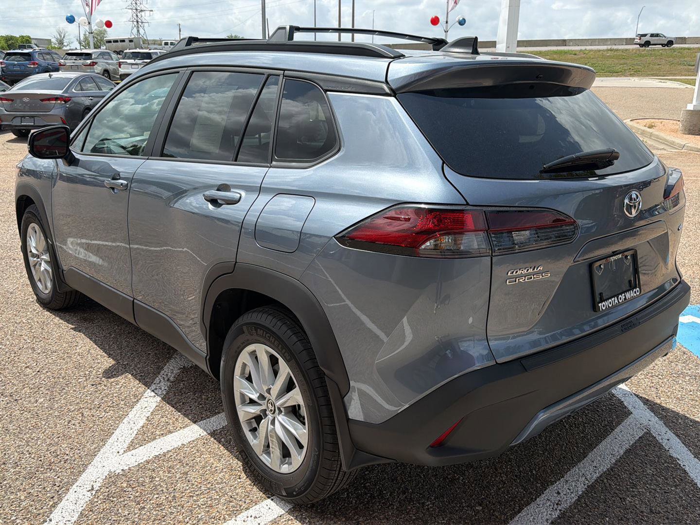 Used 2026 Toyota Corolla Cross LE w/ Moonroof Package image 5