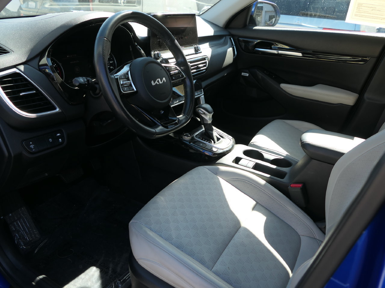 Certified 2023 Kia Seltos SX AWD/4WD image 12