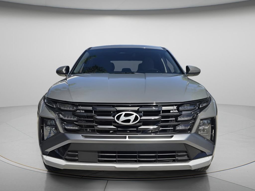 Used 2025 Hyundai Tucson SE FWD image 3