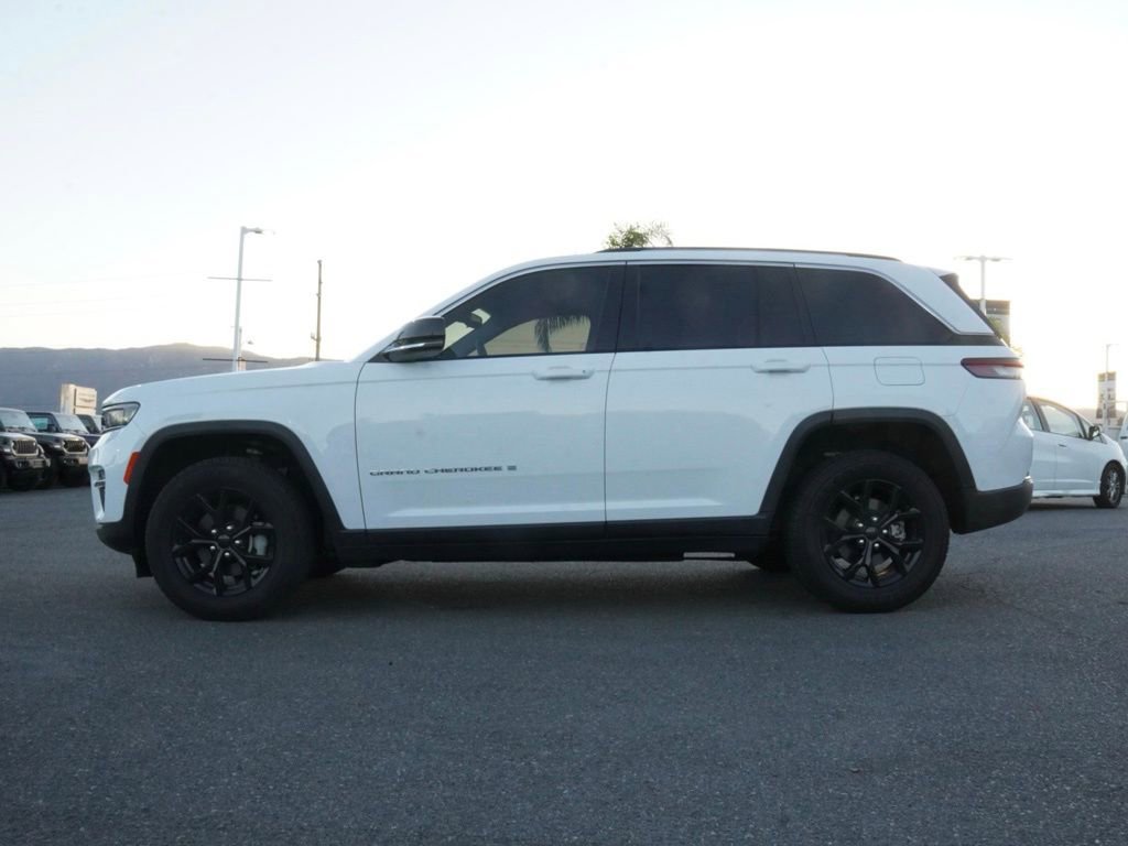 Used 2023 Jeep Grand Cherokee Limited image 6