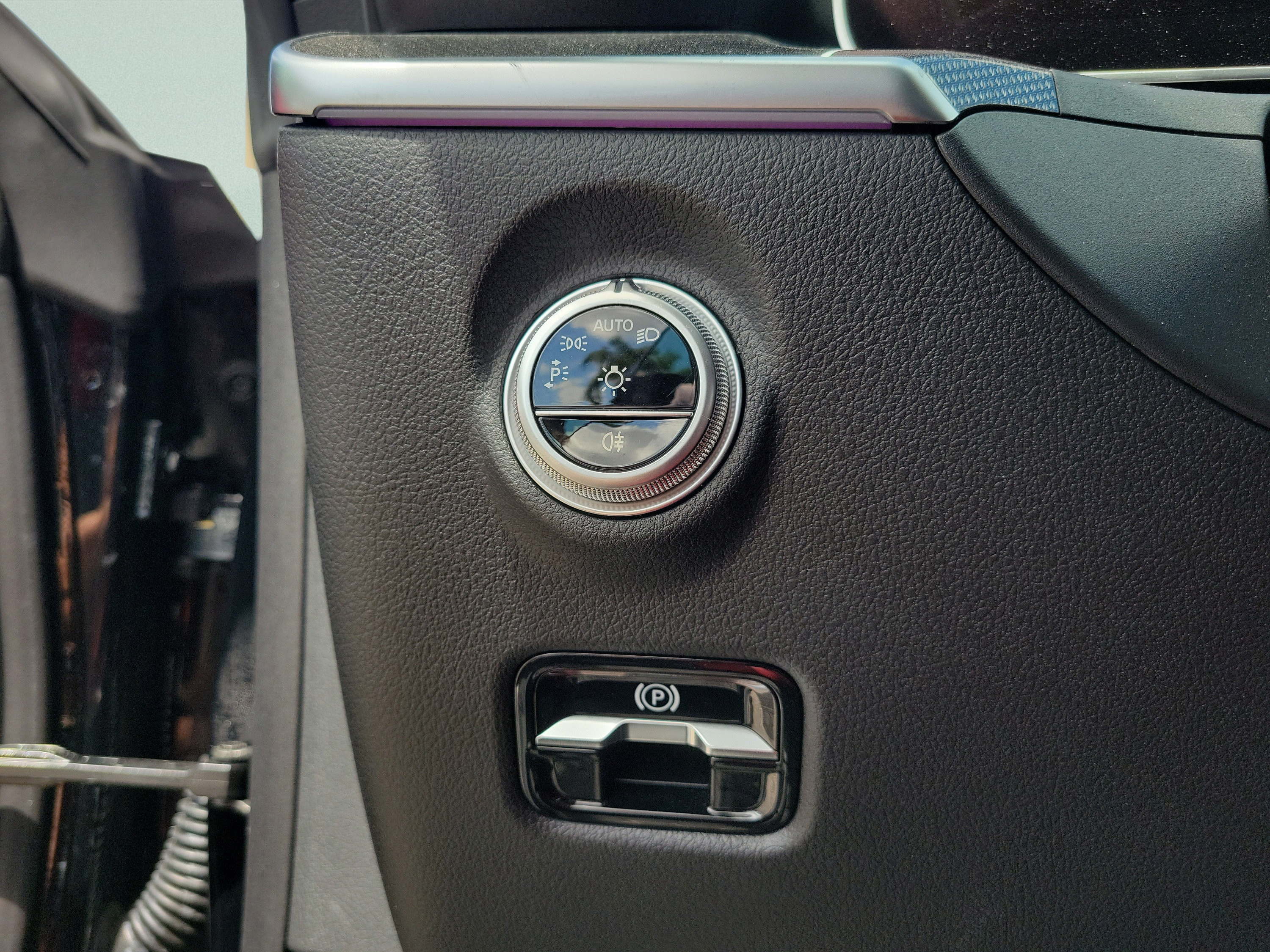 Certified 2024 Mercedes-Benz CLE 300 4MATIC Cabriolet image 13