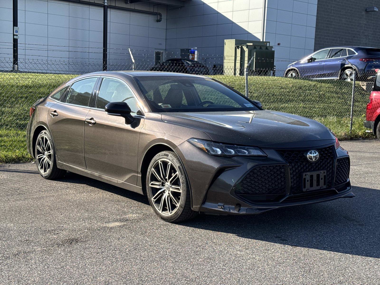 Used 2019 Toyota Avalon XSE w/ All Weather Liner Package FWD image 3