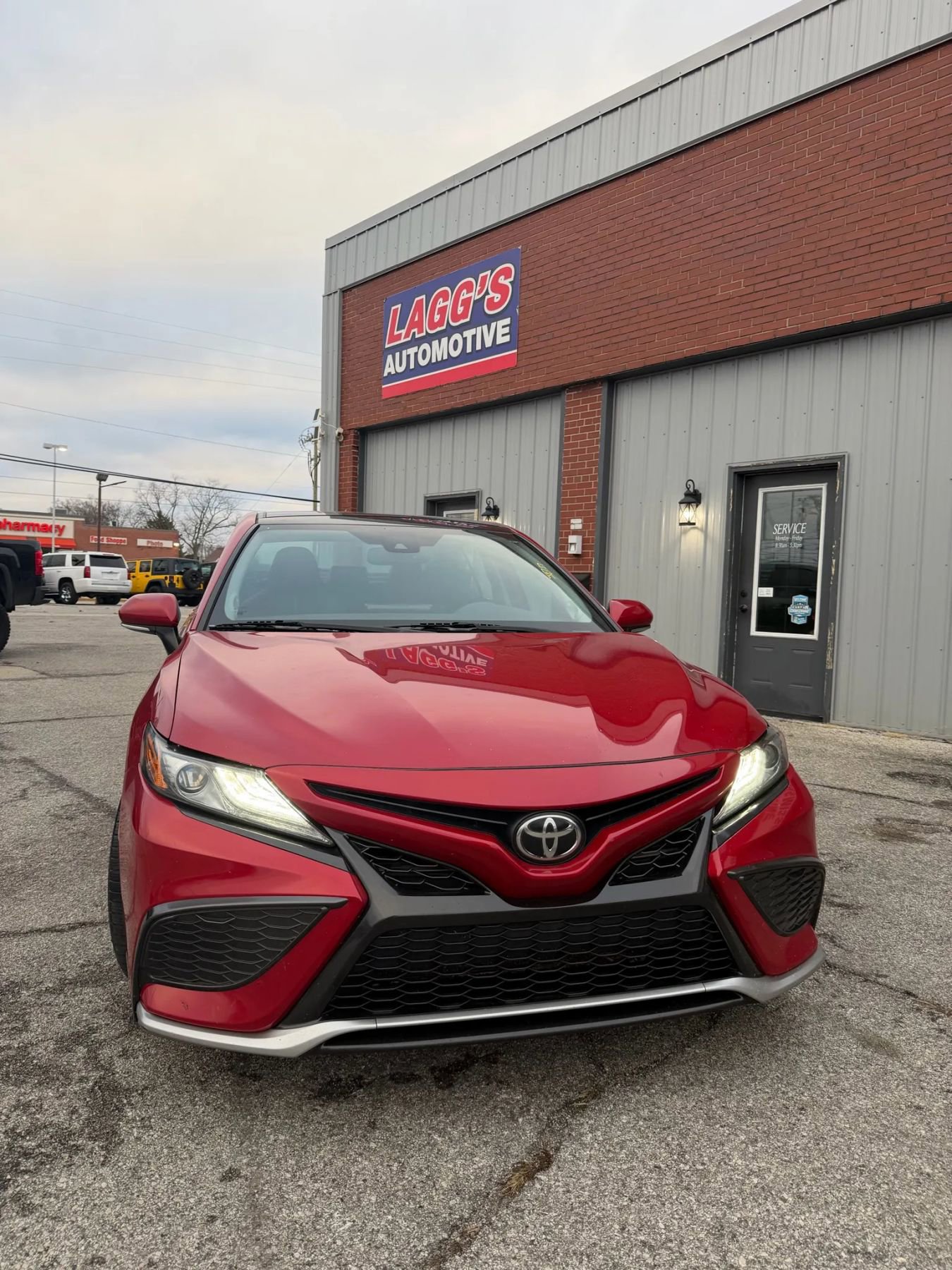 Used 2021 Toyota Camry XSE image 2